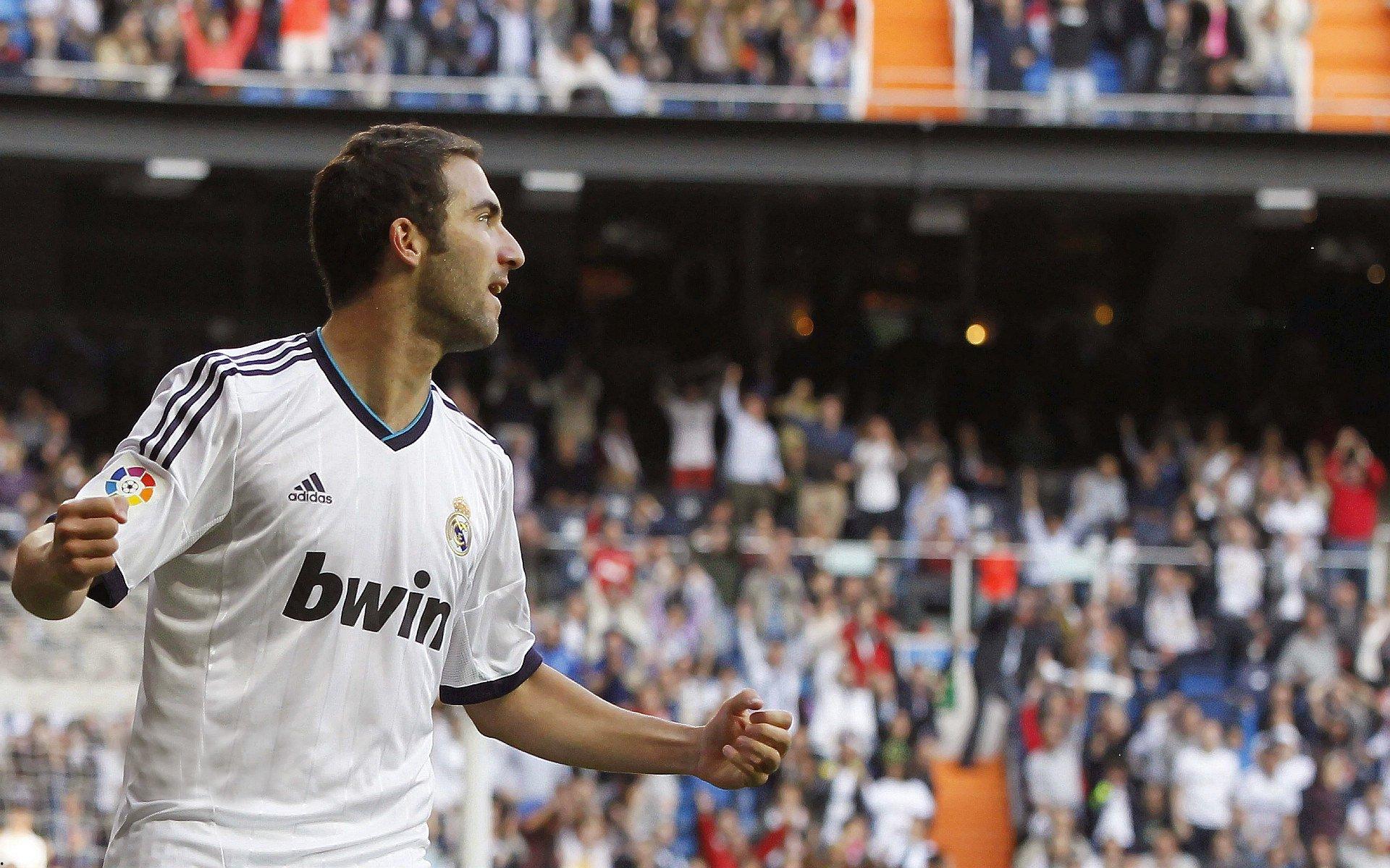 德甲焦点战，奥格斯堡主场激战海登海姆 沃尔夫、迈尔领衔首发 新星万纳替补待命