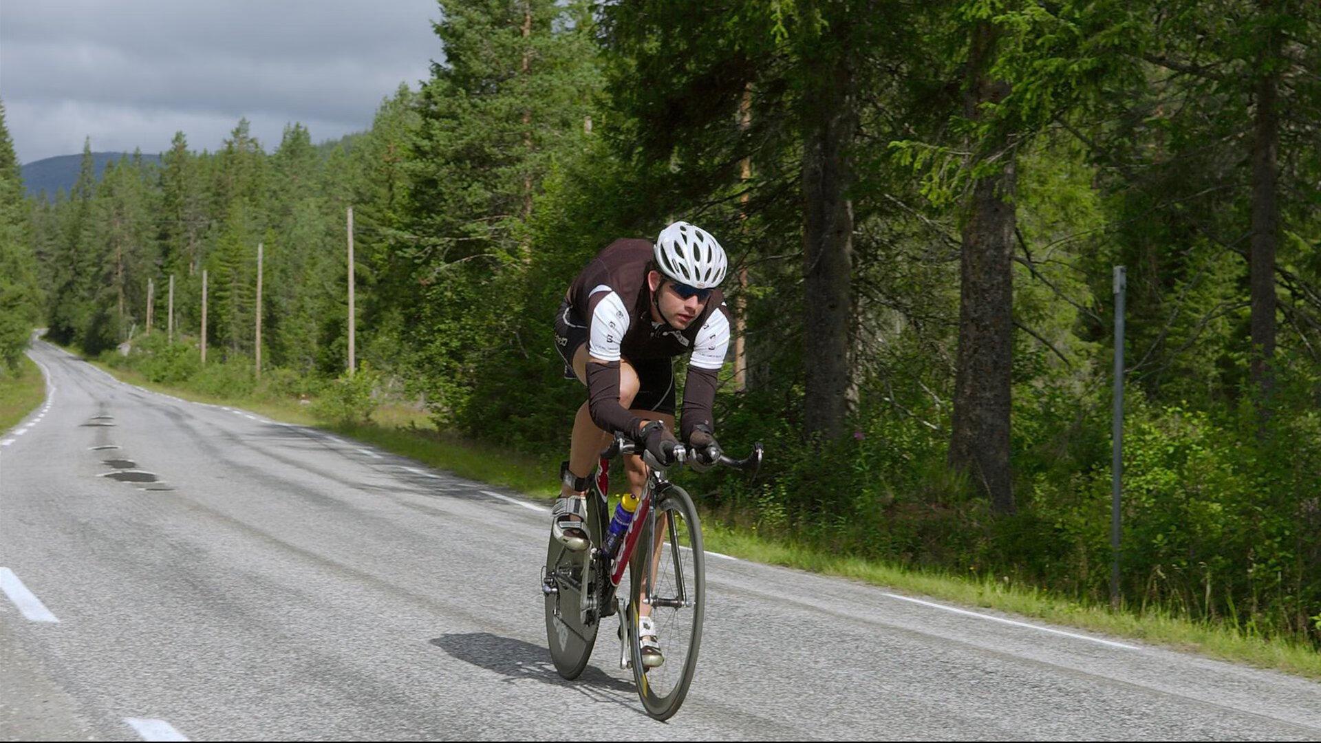 欧冠经典争议再现，范佩西的红牌，十年后看冤不冤？
